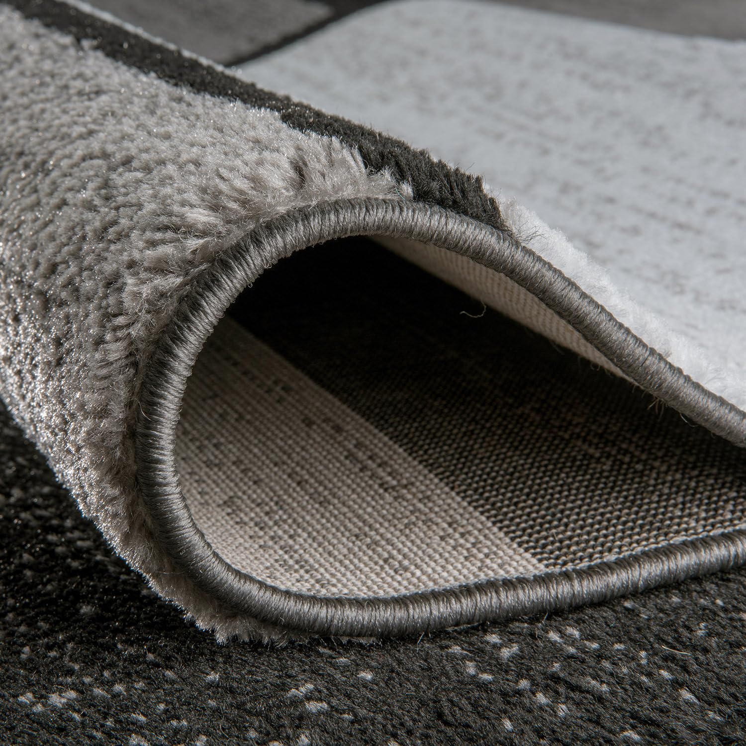 ShowrCove™ Check Pattern Mat